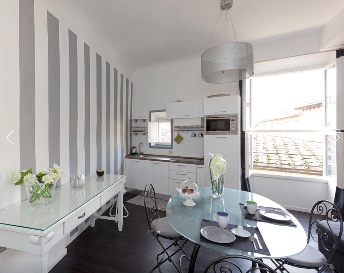 Old Bridge: Historical And Chic Apartment フィレンツェ エクステリア 写真