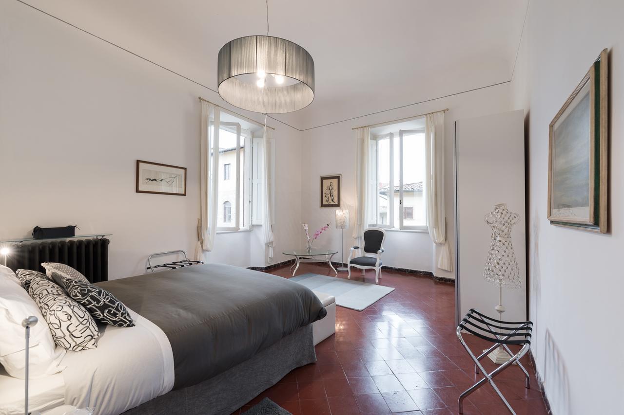 Old Bridge: Historical And Chic Apartment フィレンツェ エクステリア 写真